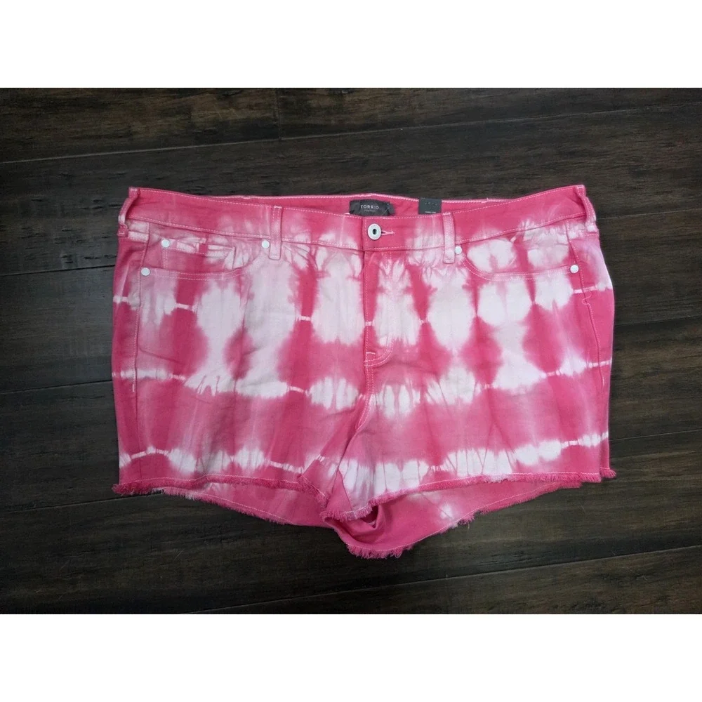 Torrid Pink‎ Tie Dye Mid Rise Denim Shorts Plus Size 24 Cut Off Stretch NWT